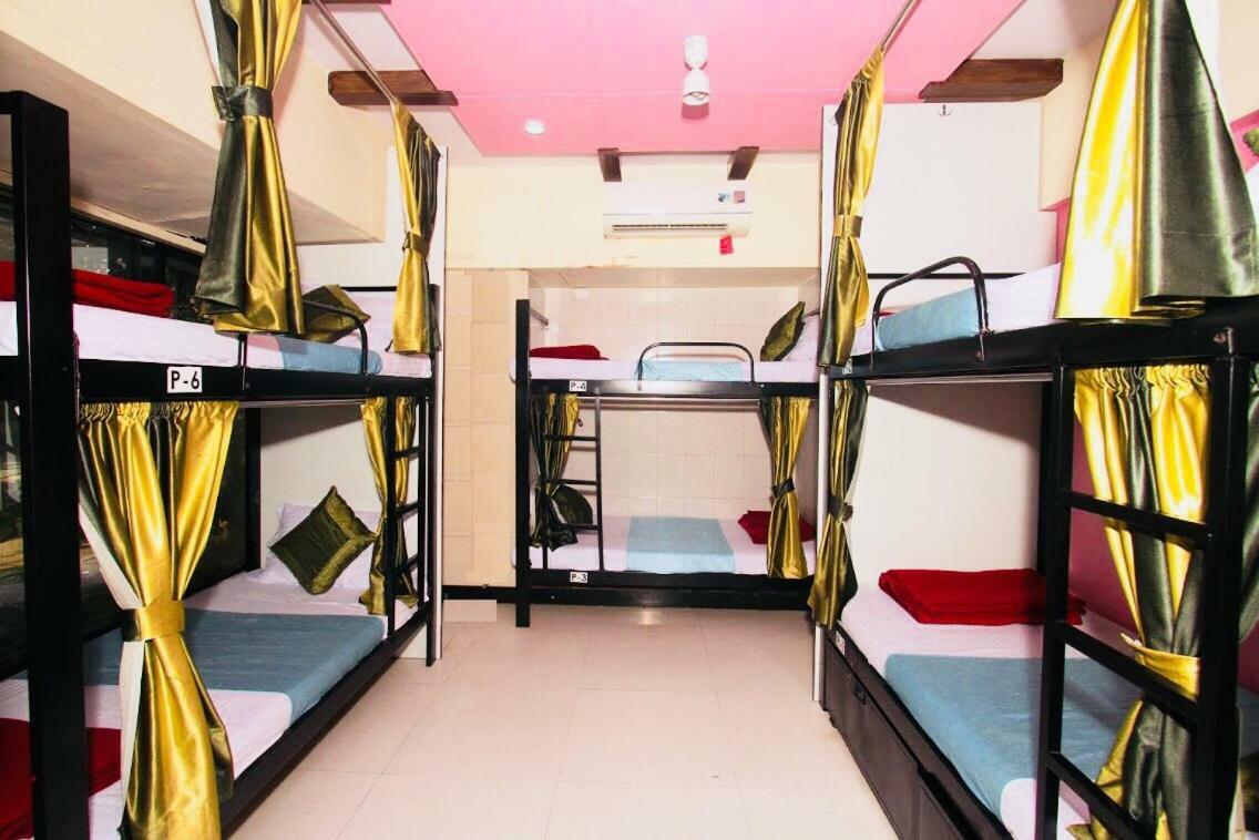 Town Hostel Mumbai - Ac Dormitory Exteriér fotografie
