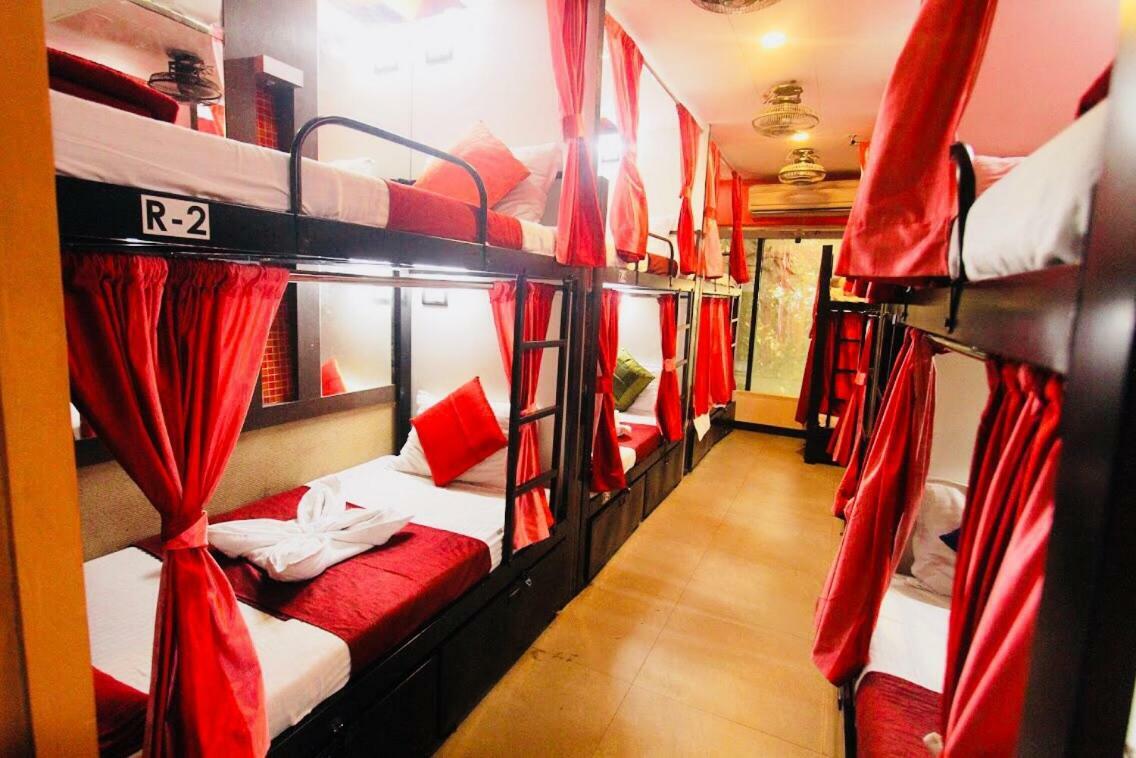 Town Hostel Mumbai - Ac Dormitory Exteriér fotografie