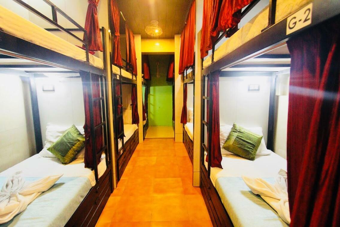 Town Hostel Mumbai - Ac Dormitory Exteriér fotografie